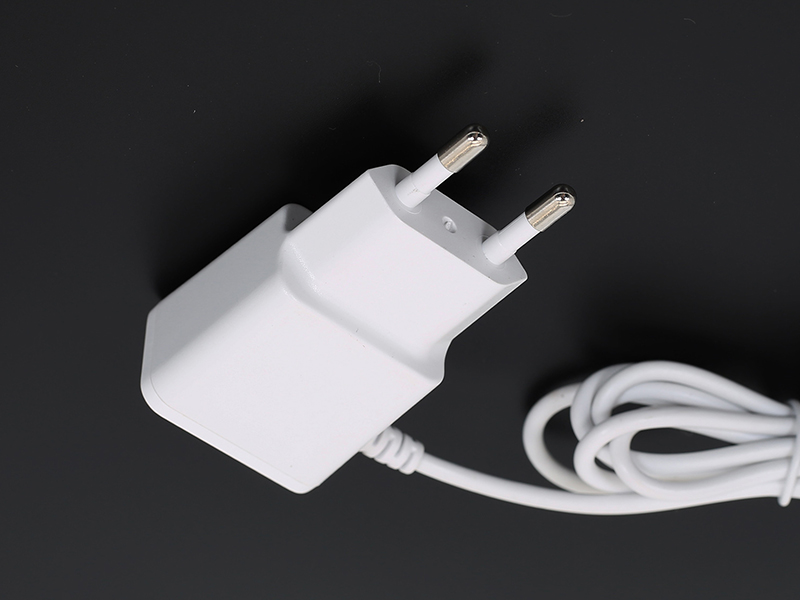 電動(dòng)車(chē)充電器